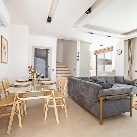 Luna Bodrum, Oezel Isitmali Havuzlu
